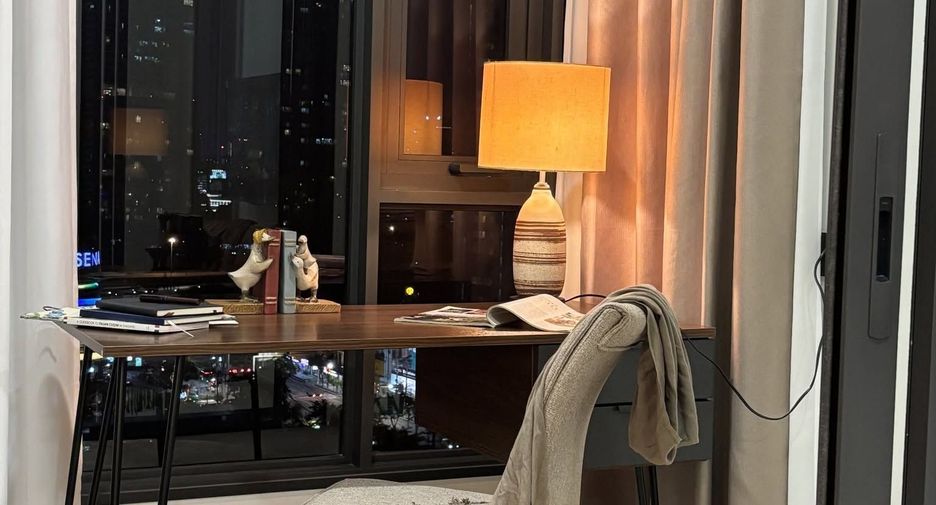 Condo en alquiler de 1 habitaciones en Khlong San, Bangkok