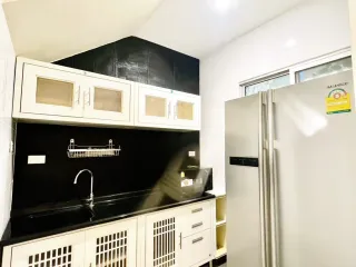 À louer 3 chambres maison à Prawet, Bangkok