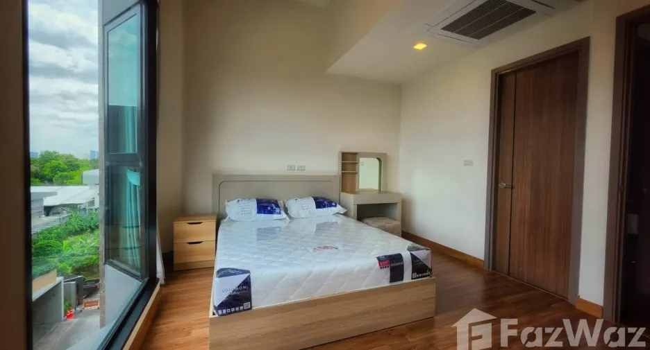 For rent 3 bedrooms townhouse in Mueang Samut Prakan, Samut Prakan