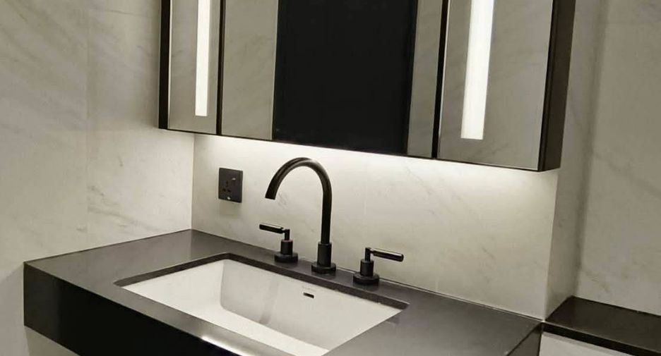 Condo en alquiler de 2 habitaciones en Sathon, Bangkok