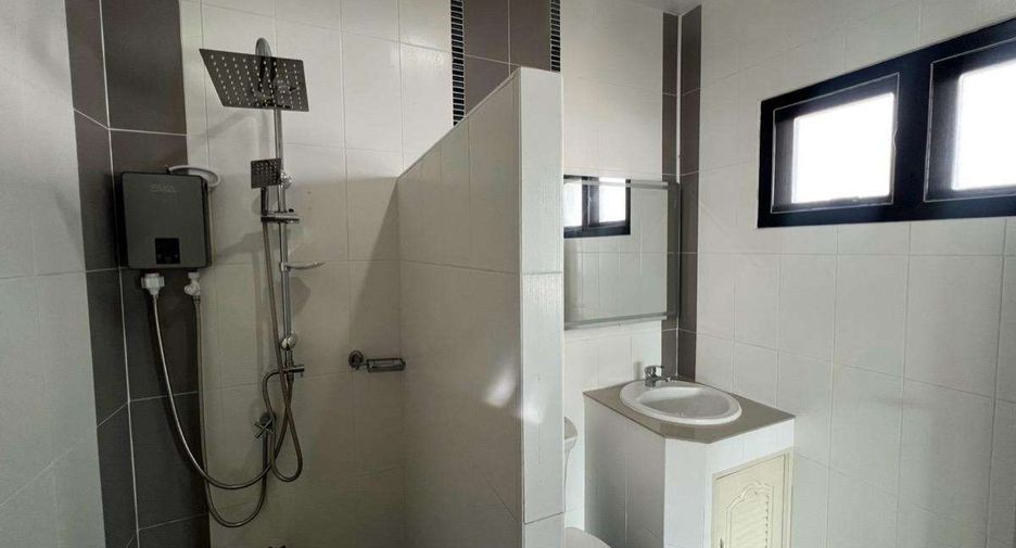 For rent 4 bedrooms house in Mueang Chiang Mai, Chiang Mai