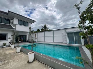 For rent 4 bedrooms house in Mueang Chiang Mai, Chiang Mai