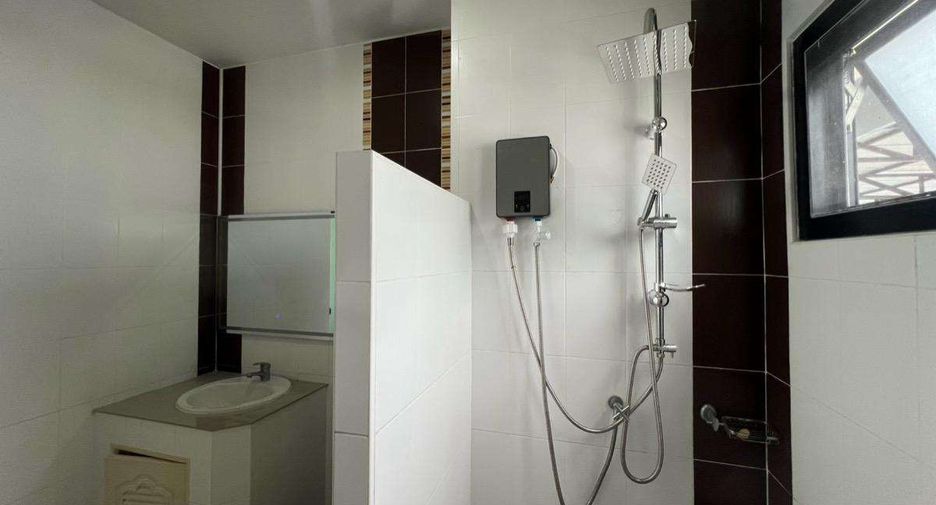 For rent 4 bedrooms house in Mueang Chiang Mai, Chiang Mai
