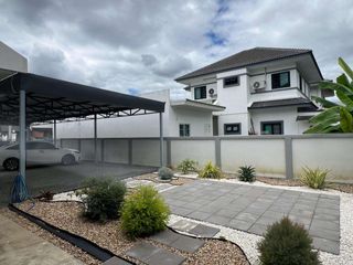 For rent 4 bedrooms house in Mueang Chiang Mai, Chiang Mai