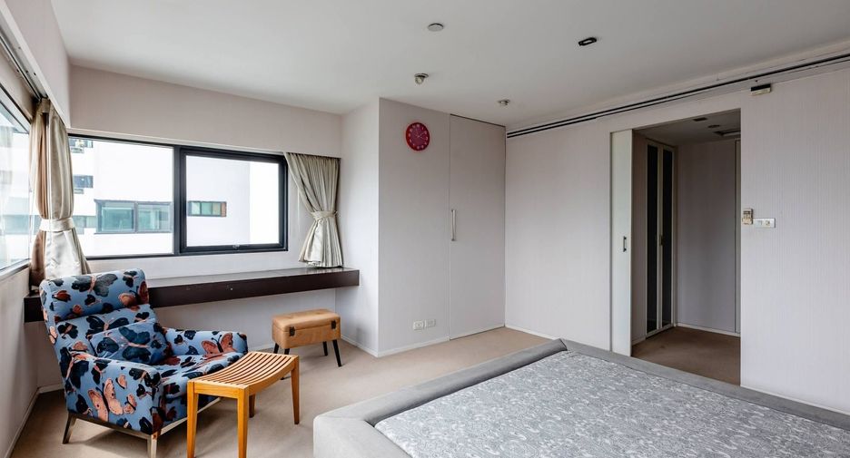 For rent そして for sale 3 ベッドルーム condo in Sathon, Bangkok
