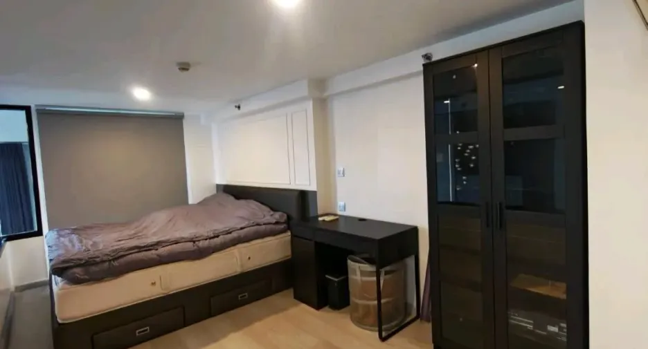For rent 2 bedrooms condo in Sathon, Bangkok