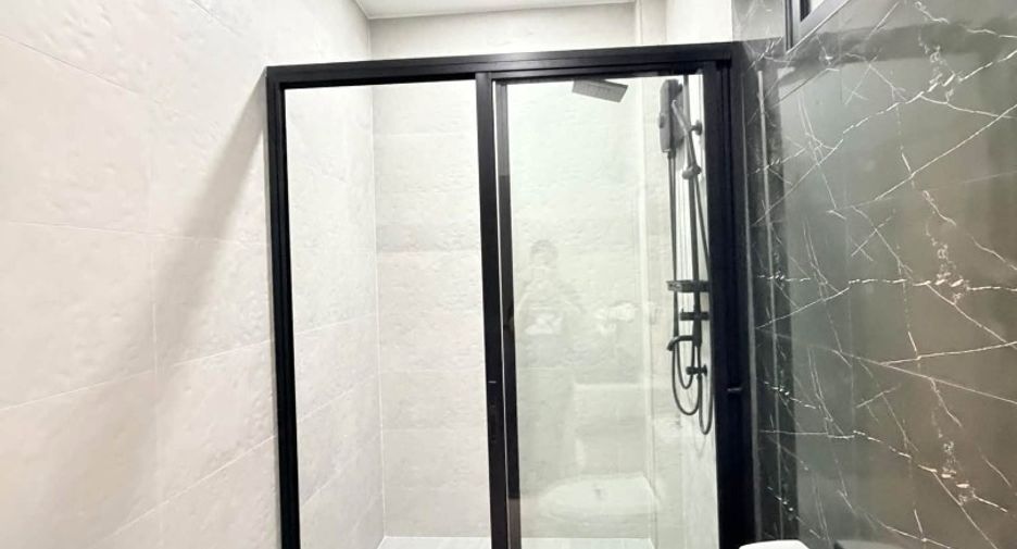Продажа 4 спальни дом в Банг Ламунг, Чонбури