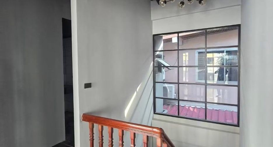 Gewerbefläche zur Miete in Phra Khanong, Bangkok