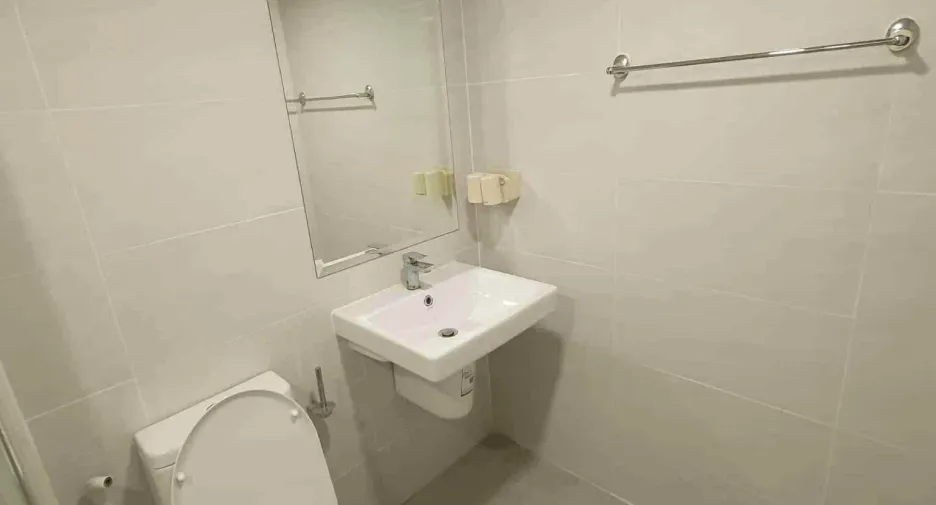 À louer studio condo à Bang Phlat, Bangkok