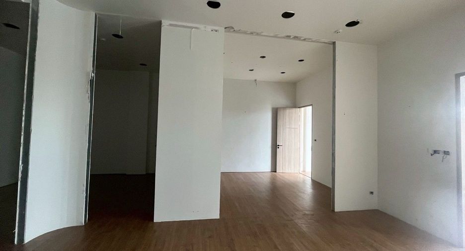 Büro zur Miete in Bang Na, Bangkok
