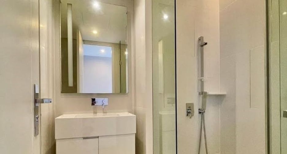 For rent 2 bedrooms condo in Sathon, Bangkok