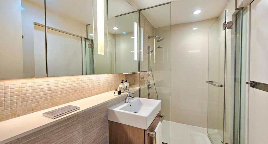 For rent and for sale 1 bed condo in Khlong Toei, Bangkok