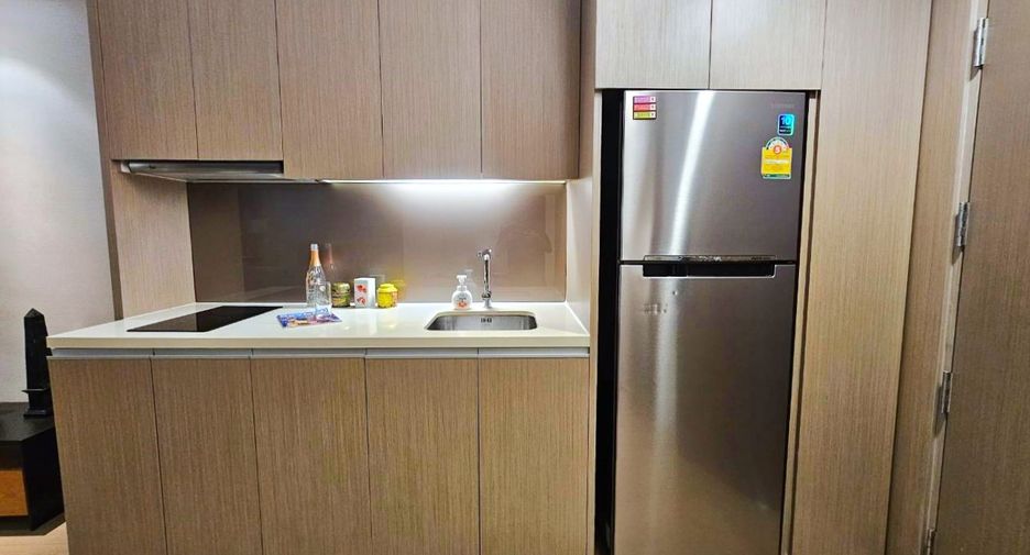 For rent and for sale 1 bed condo in Khlong Toei, Bangkok