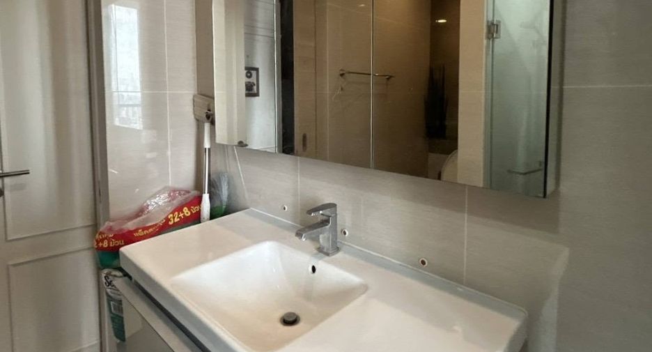 Condo en alquiler de 2 habitaciones en Khlong Toei, Bangkok