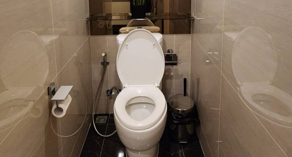 Condo en alquiler de 2 habitaciones en Khlong Toei, Bangkok