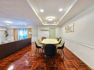 Condo en alquiler de 3 habitaciones en Watthana, Bangkok