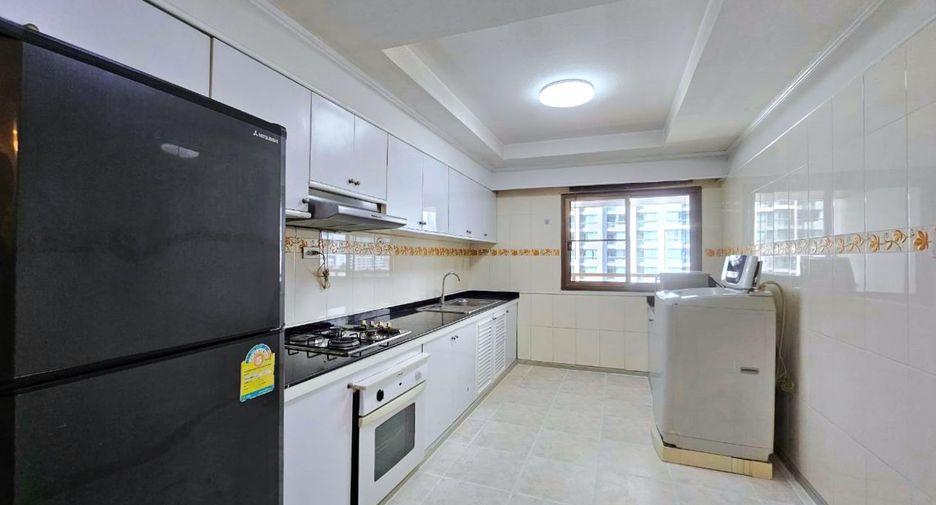Condo en alquiler de 3 habitaciones en Watthana, Bangkok