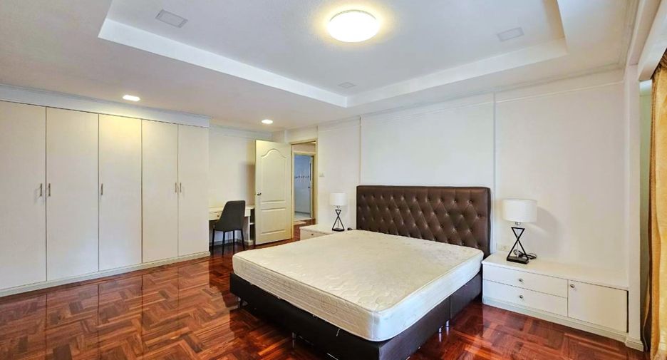 Condo en alquiler de 3 habitaciones en Watthana, Bangkok