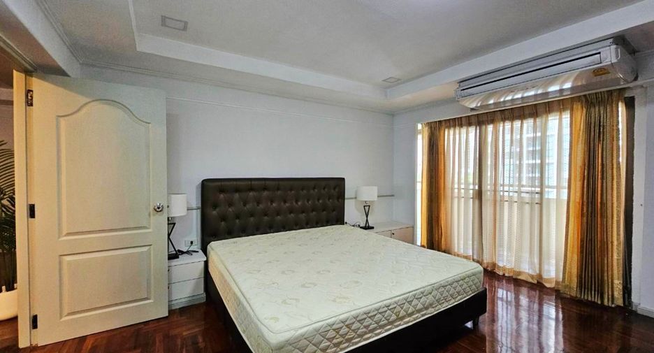 Condo en alquiler de 3 habitaciones en Watthana, Bangkok
