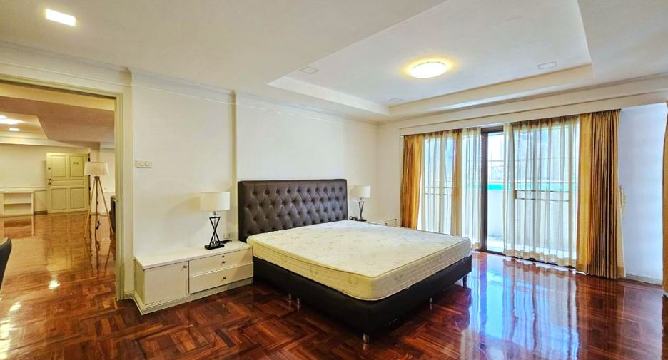 Condo en alquiler de 3 habitaciones en Watthana, Bangkok