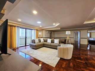 Condo en alquiler de 3 habitaciones en Watthana, Bangkok