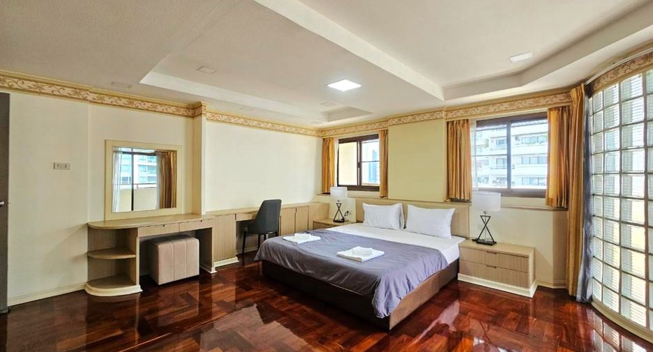 Condo en alquiler de 3 habitaciones en Watthana, Bangkok