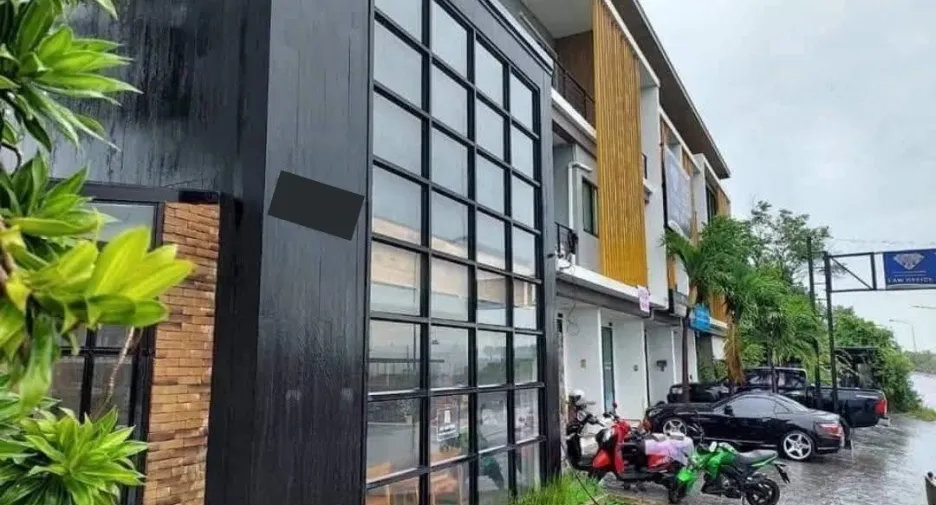 À vendre 4 chambres local commercial à Bang Lamung, Chonburi