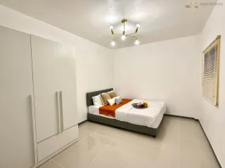 À vendre 4 chambres maison de ville à Bang Lamung, Chonburi