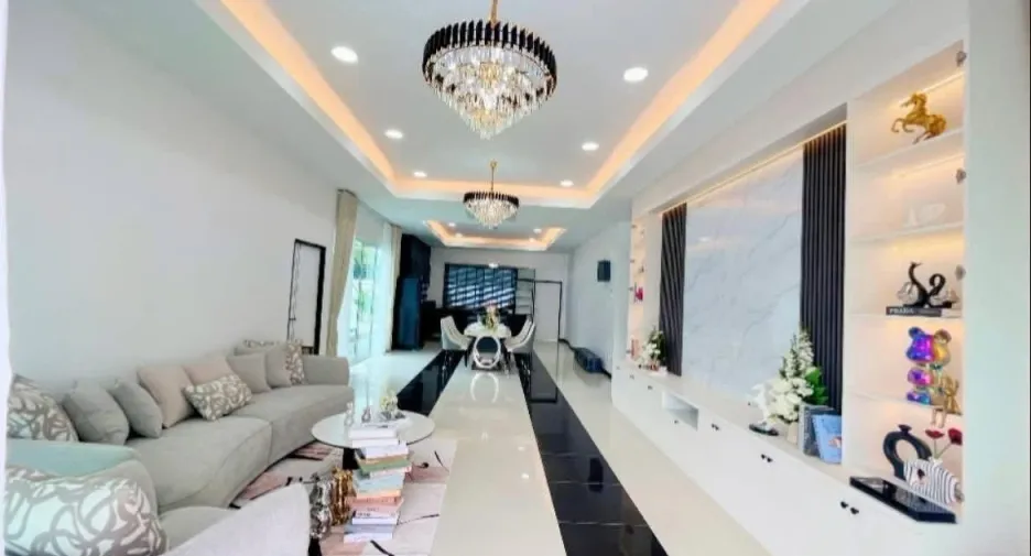 For sale 3 bedrooms villa in Huay Yai, Pattaya