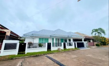 For sale 3 bedrooms villa in Huay Yai, Pattaya