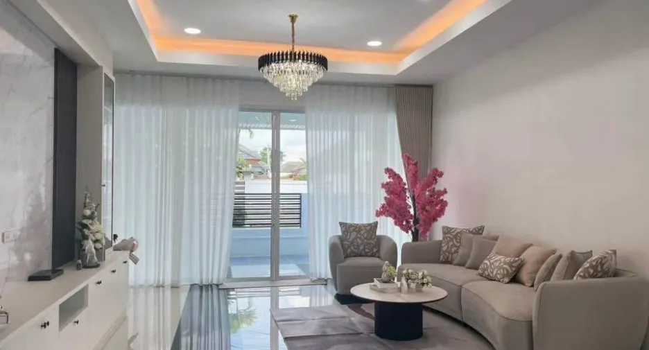 For sale 3 bedrooms villa in Huay Yai, Pattaya