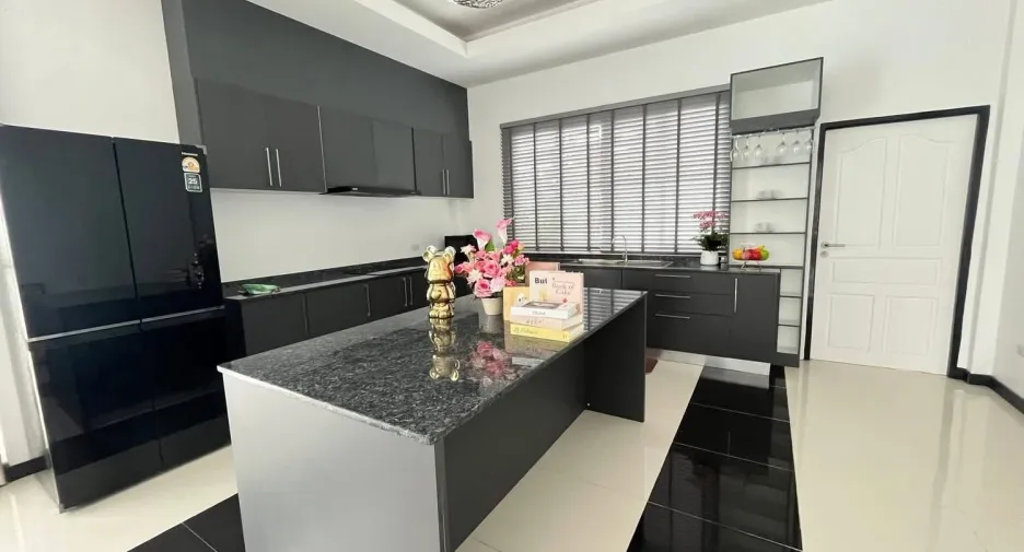 For sale 3 bedrooms villa in Huay Yai, Pattaya