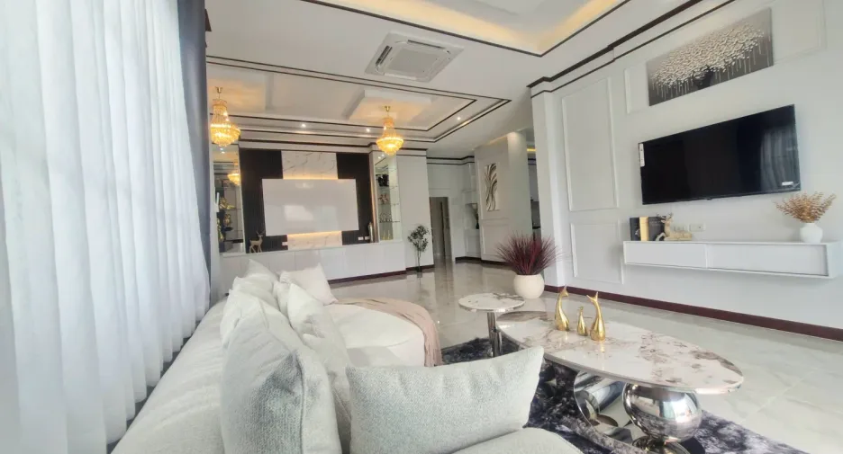 For sale 4 bedrooms villa in Bang Lamung, Chonburi