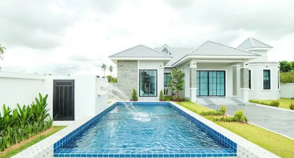 For sale 4 bedrooms villa in Bang Lamung, Chonburi