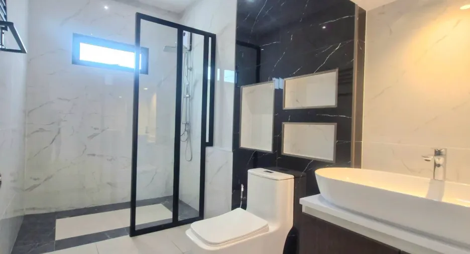For sale 4 bedrooms villa in Bang Lamung, Chonburi