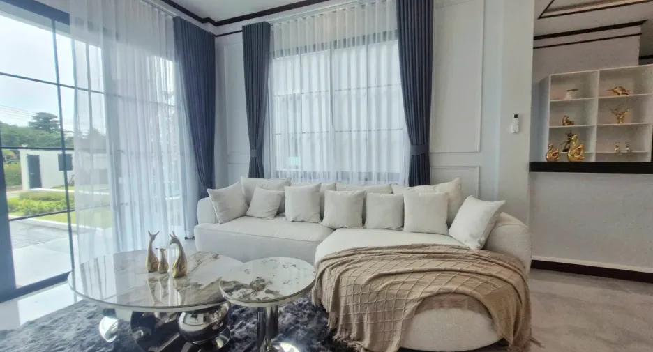 For sale 4 bedrooms villa in Bang Lamung, Chonburi