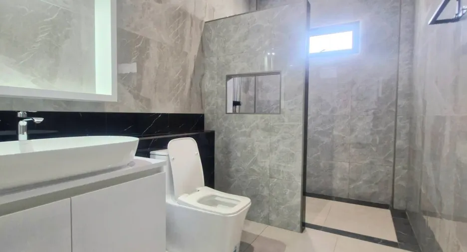 For sale 4 bedrooms villa in Bang Lamung, Chonburi