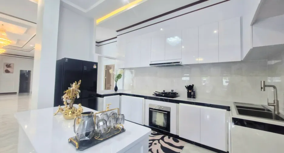 For sale 4 bedrooms villa in Bang Lamung, Chonburi