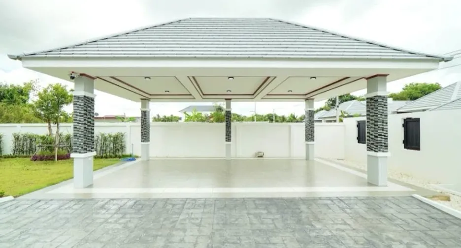 For sale 4 bedrooms villa in Bang Lamung, Chonburi
