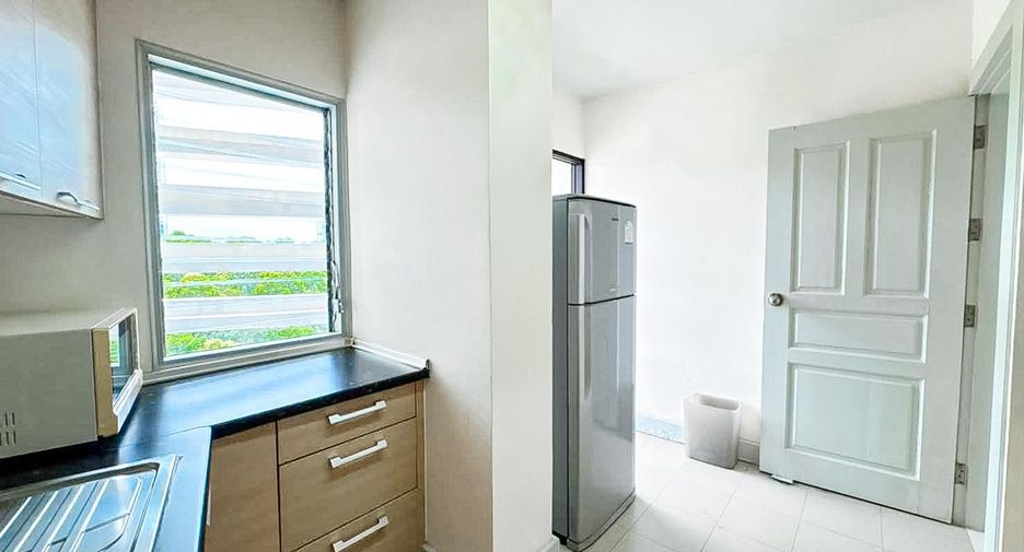 For sale 3 bedrooms condo in Bang Lamung, Chonburi