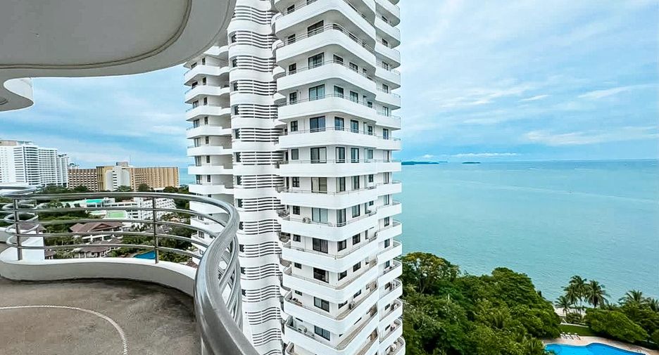For sale 3 bedrooms condo in Bang Lamung, Chonburi