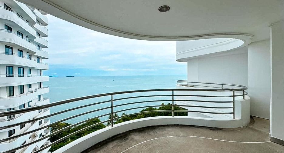 For sale 3 bedrooms condo in Bang Lamung, Chonburi