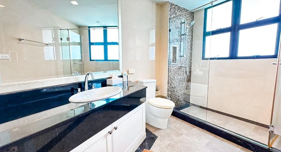 For sale 3 bedrooms condo in Bang Lamung, Chonburi