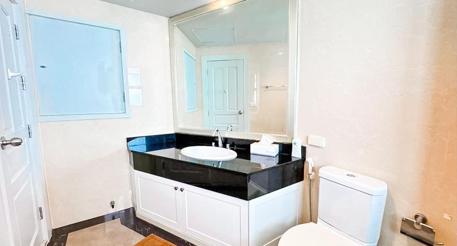 For sale 3 bedrooms condo in Bang Lamung, Chonburi