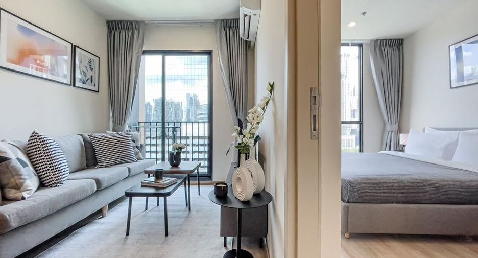 For sale 2 bedrooms condo in Huai Khwang, Bangkok