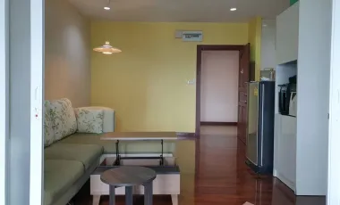 À louer 2 chambres condo à Huai Khwang, Bangkok