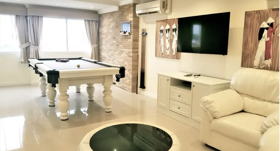 For sale and for rent 2 bedrooms condo in Bang Lamung, Chonburi