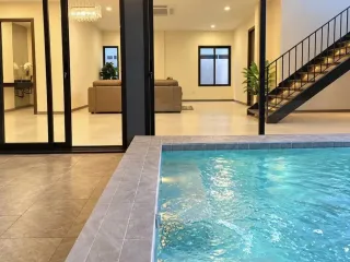 Haus zur Miete mit 3 Zimmer in Phra Khanong, Bangkok