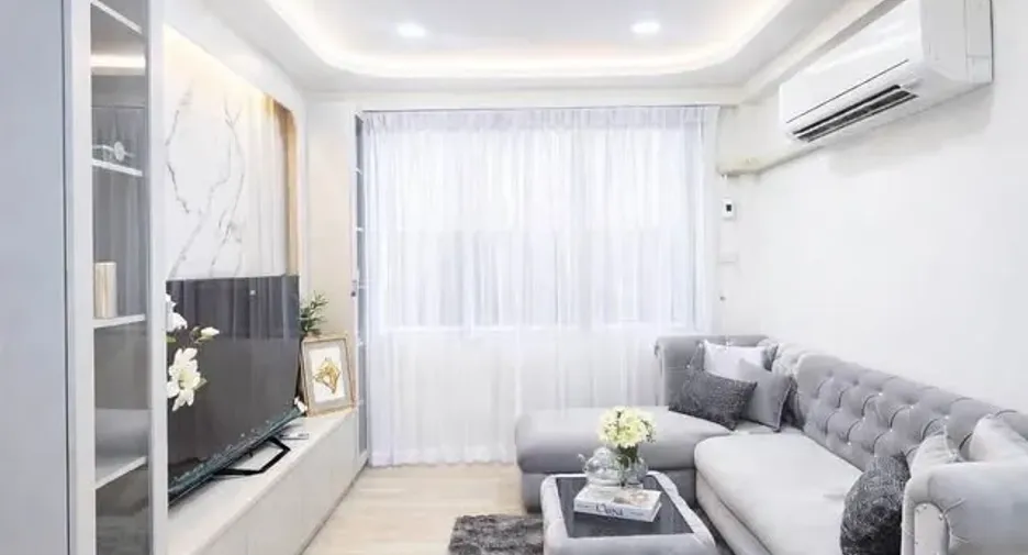 For rent 4 bedrooms house in Huai Khwang, Bangkok