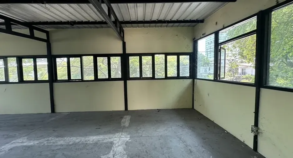 For rent warehouse in Watthana, Bangkok